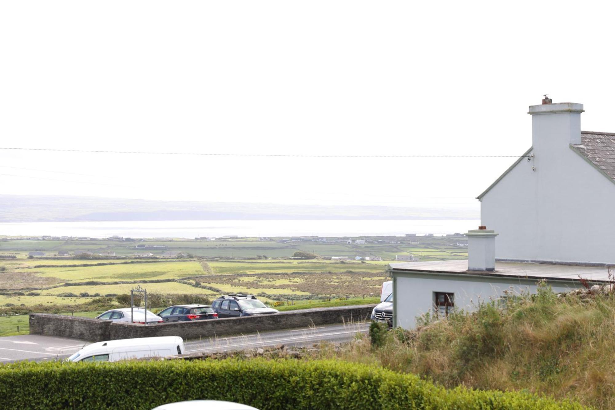 Next Stop Cliffs Of Moher Лисканнор Экстерьер фото